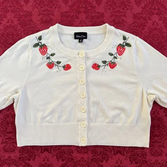Retro Chic by Torrid Cottagecore Strawberry Cropped Cardigan Sweater Size 0 - Picture 2 of 16